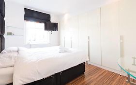 Gorgeous Apartment In Trendy Neighbourhood